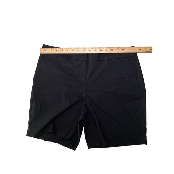 Van Heusen Super Stretch Bermuda Short Women's 12 Black Slash Pocket Flat Front - Picture 3 of 6